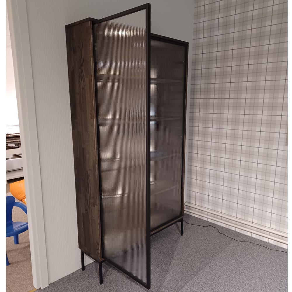 Caso-310-vitrinskap-oppen-dorr