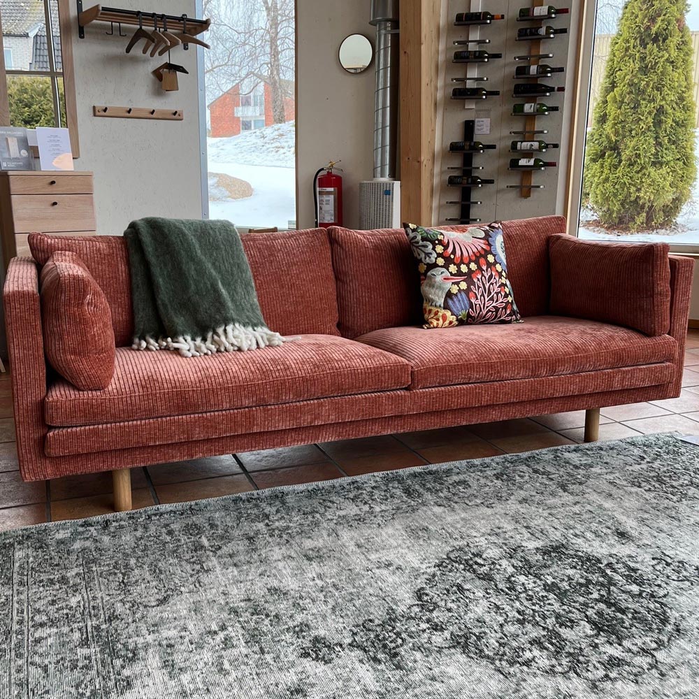 JUUL-953-soffa-track