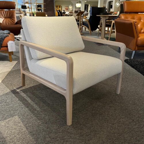 Stella fåtölj - tyg royal white 52/ vitoljad