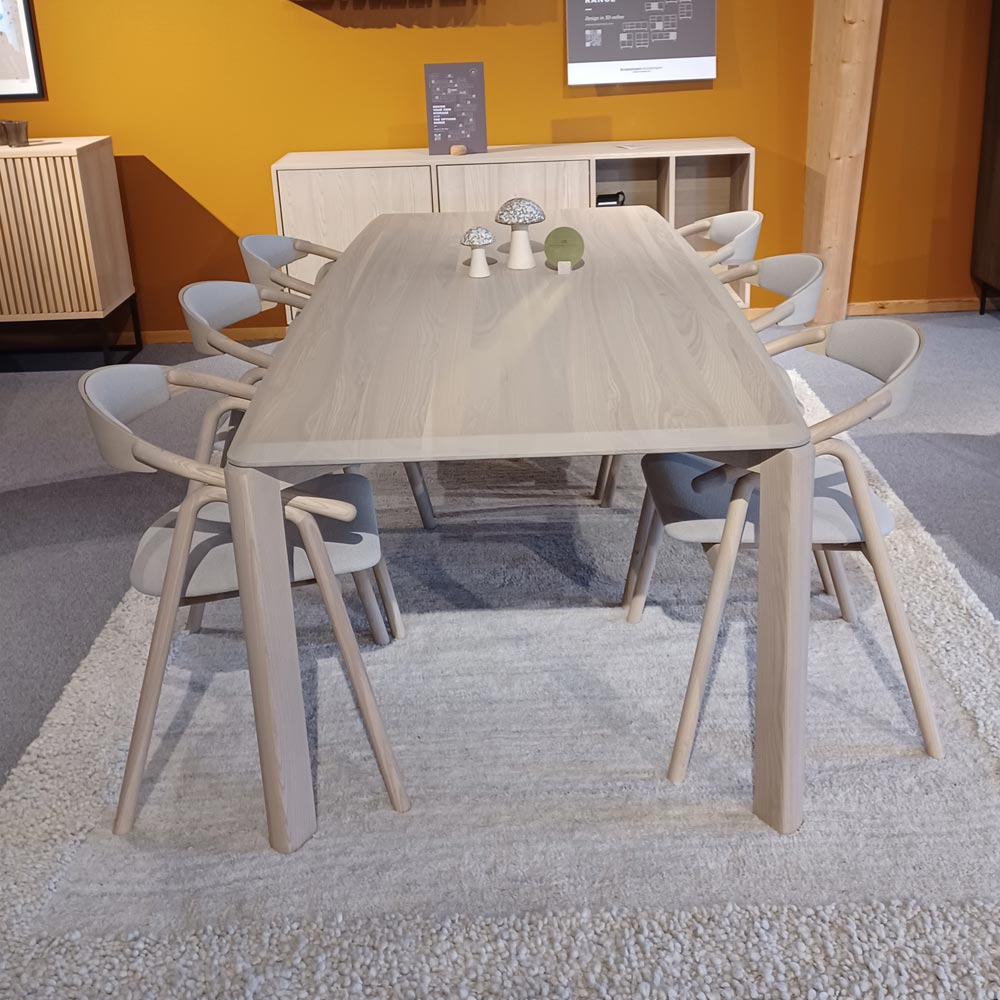 Driplet-matbord-Veifa-stol-framifran